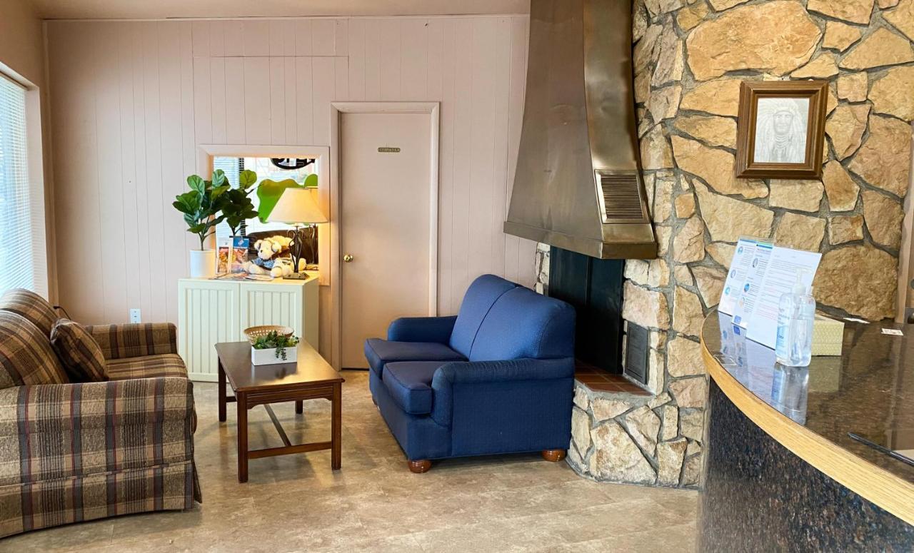 Guest Ranch Motel Шайен Екстериор снимка