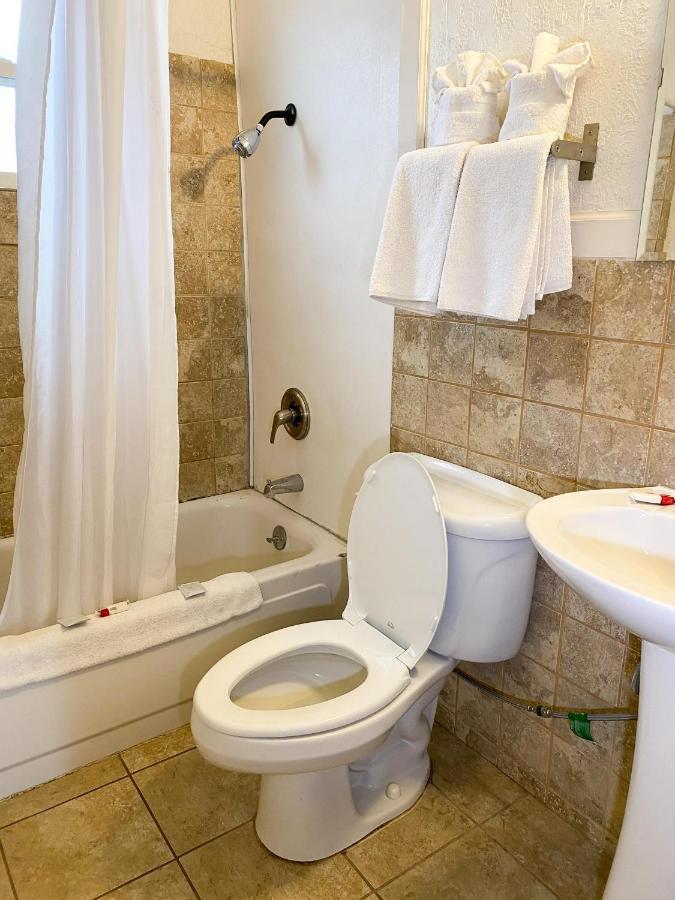 Guest Ranch Motel Шайен Екстериор снимка